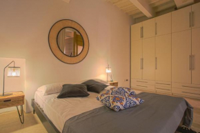SantoSpirito Little Gem-Hosted by Sweetstay